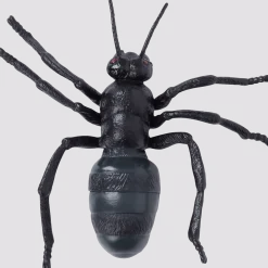 Speelgoed-insect < Action